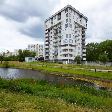 Elite Seaview Tower Apartment